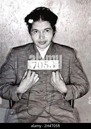 ROSA PARKS (1913-2005) militante afro-américaine des droits civils dans un coup de feu de police de février 1956 suite à son arrestation lors du boycott de Montgomery Banque D'Images