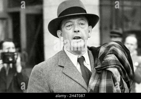THOMAS KENDRICK (1881-1972), agent britannique des services de renseignement arrivant à l'aéroport de Croydon le 22 août 1938 après avoir été expulsé d'Allemagne Banque D'Images