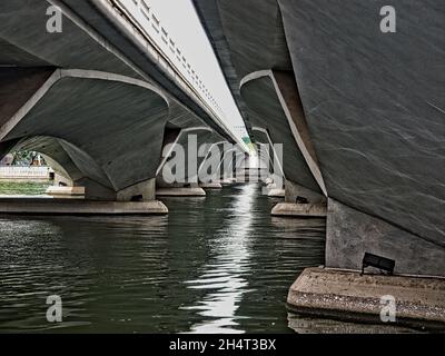 Pont de Singapour - le dessous du pont Esplanade à Singapour Banque D'Images