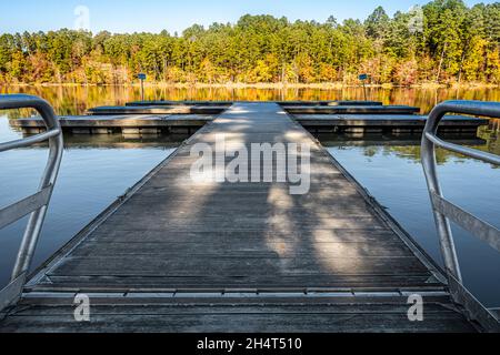 Quai à bateaux sur le lac Lanier au parc national Don carter à Gainesville, Géorgie.(ÉTATS-UNIS) Banque D'Images