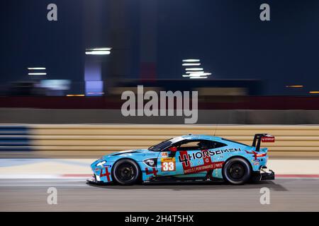 33 Keating Ben (usa), Pereira Dylan (lux), Fraga Felipe (BRA), TF Sport, Aston Martin Vantage AMR, action pendant les 8 heures de Bahreïn, 6ème tour du Championnat du monde d'endurance FIA 2021, FIA WEC, sur le circuit international de Bahreïn, du 4 au 6 novembre 2021 à Sakhir, Bahreïn - photo :Joao Filipe/DPPI/LiveMedia Banque D'Images