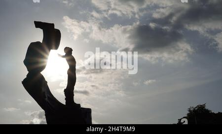 Statue d'oblation à l'université ouverte de l'UPLB Banque D'Images