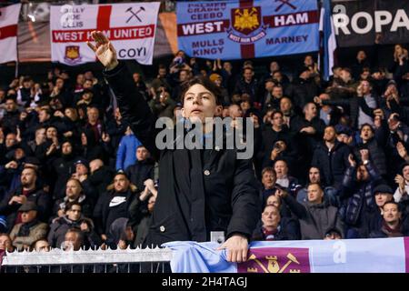 Genk, Belgique.04e novembre 2021.West Ham United fans lors du match de l'UEFA Europa League Group H entre KRC Genk et West Ham United à Cegeka Arena le 4 novembre 2021 à Genk, Belgique.(Photo de Daniel Chesterton/phcimages.com) Credit: PHC Images/Alamy Live News Banque D'Images