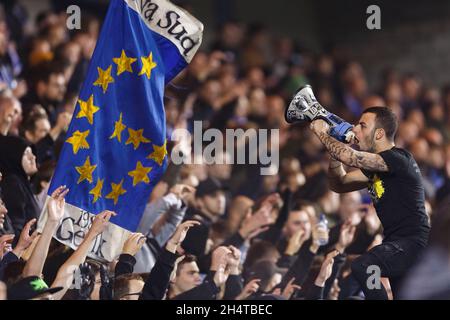 Genk, Belgique.04e novembre 2021.Les fans de KRC Genk lors du match de l'UEFA Europa League Group H entre KRC Genk et West Ham se sont Unis à Cegeka Arena le 4 novembre 2021 à Genk, en Belgique.(Photo de Daniel Chesterton/phcimages.com) Credit: PHC Images/Alamy Live News Banque D'Images