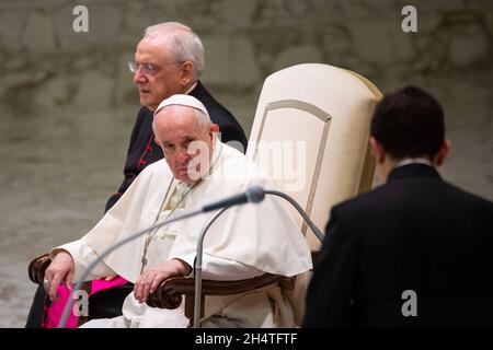 Vatican, Vatican.03ème novembre 2021.Le pape François dirige son audience générale traditionnelle.audience générale traditionnelle du pape François dans la salle d'audience Paul VI de la Cité du Vatican.Crédit : SOPA Images Limited/Alamy Live News Banque D'Images