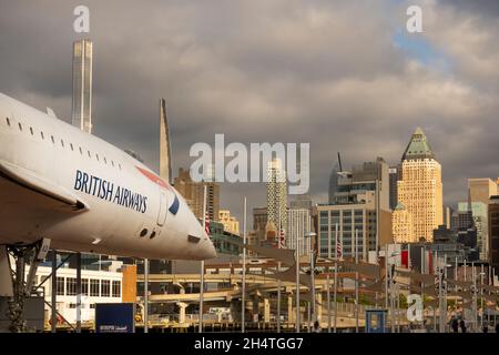 Avion Concorde sur le pont supérieur du musée Intrepid à Manhattan, New York Banque D'Images