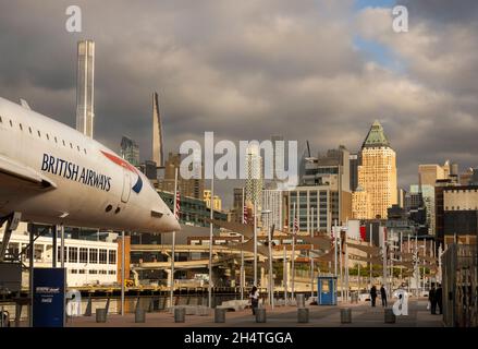 Avion Concorde sur le pont supérieur du musée Intrepid à Manhattan, New York Banque D'Images