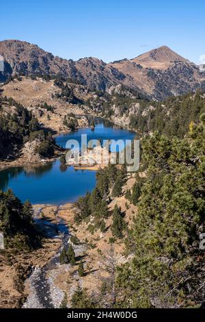 Redon et long Lakes, Circ de Colomers.Parc national d'Aiguestortes.Pyrénées, Espagne Banque D'Images