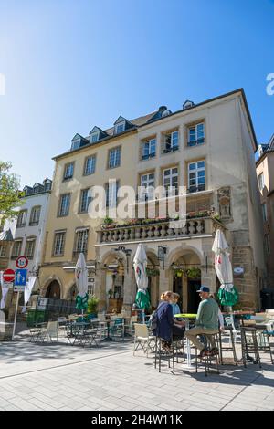 Europe, Luxembourg, ville de Luxembourg, Dipso - la République des vins, un bar à vin traditionnel sur la rue de la Loge Banque D'Images