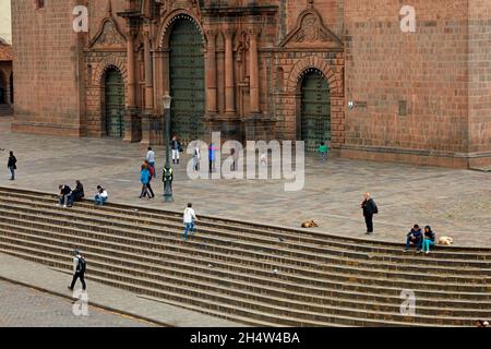 Steps and Cusco Cathedral, Plaza de Armas, Cusco, Pérou, Amérique du Sud Banque D'Images