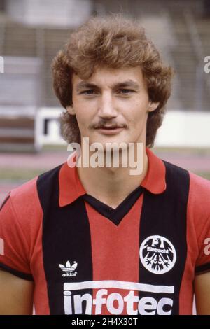 Stefan LOTTERMANN, joueur de football, portrait, portrait, portrait,Image individuelle rognée, motif unique, photo de l'équipe Eintracht Frankfurt, saison 1981/82, football Bundesliga, présentation de l'équipe, présentation de l'équipe,Présentation de l'équipe, Eintracht Frankfurt le 07/01/1981 à Gelsenkirchen / Allemagne.€ Banque D'Images