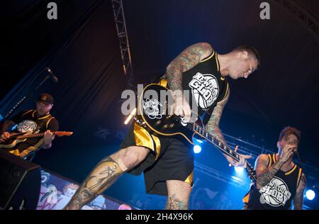 Chad Gilbert of New a trouvé la gloire se présentant sur scène lors de la visite des Vans Warped Tour à Alexandra Palace, Londres. Banque D'Images