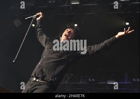 Joey Belladonna d'Anthrax se produit sur scène le jour 3 au Bloodstock Open Air Festival 2013 à Catton Hall le 11 août 2013. Banque D'Images