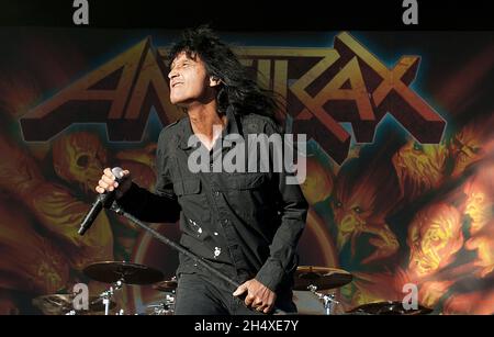 Joey Belladonna d'Anthrax se produit sur scène le jour 3 au Bloodstock Open Air Festival 2013 à Catton Hall le 11 août 2013. Banque D'Images