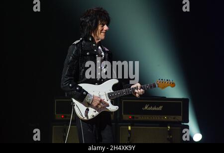 Jeff Beck est sur scène au Symphony Hall de Birmingham. Banque D'Images