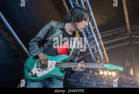 Ryan Jarman, des Cribs, se présentant en direct le 3 jour du festival Liverpool Sound City aux Docks de Bramley-Moore, le 24 mai 2015 à Liverpool, au Royaume-Uni Banque D'Images