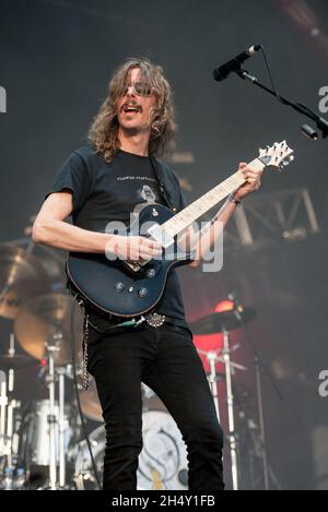 Mikael Akerfeldt, d'Opeth, se produit en direct sur scène lors du festival Bloodstock le 08 août 2015 à Catton Hall, Derbyshire, Royaume-Uni Banque D'Images