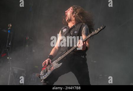 Frank Bello, d'Anthrax, se présentant en direct sur scène au festival Bloodstock le 14 2016 août à Catton Hall, au Royaume-Uni. Banque D'Images