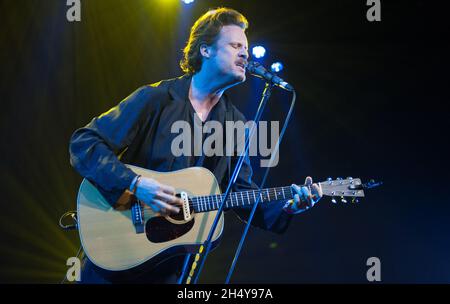 Père John Misty en direct sur scène pendant le 6Music Festival à Tramway à Glasgow, Royaume-Uni.Date de la photo: Dimanche 26 mars 2017.Crédit photo : Katja Ogrin/ EMPICS Entertainment. Banque D'Images