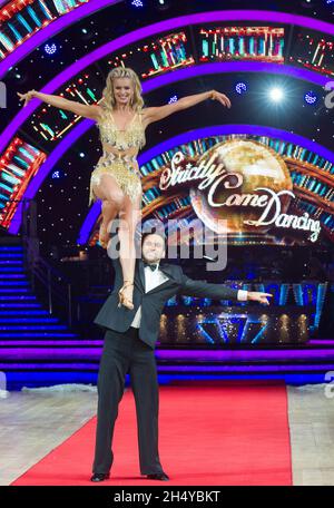 Davood Ghadami et Nadiya Bychkova posant lors de la séance photo avant la soirée d'ouverture de Strictly Come Dancing Tour 2018 à l'Arena Birmingham à Birmingham, Royaume-Uni.Date de la photo: Jeudi 18 janvier 2018.Crédit photo : Katja Ogrin/ EMPICS Entertainment. Banque D'Images