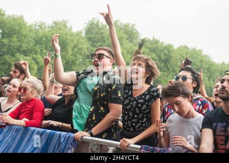 Les festivaliers s'amusent le premier jour du festival All points East à Victoria Park à Londres, Royaume-Uni.Date de la photo: Vendredi 25 mai 2018.Crédit photo : Katja Ogrin/ EMPICS Entertainment. Banque D'Images