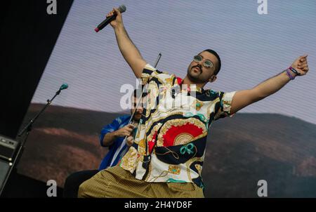 Hamed Sinno de Mashrou' Leila joue en direct sur scène le 3 jour du festival All points East à Victoria Park le 27 mai 2018 à Londres, en Angleterre.Date de la photo: Dimanche 27 mai 2018.Crédit photo : Katja Ogrin/ EMPICS Entertainment. Banque D'Images