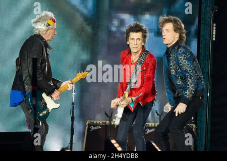 Mick Jagger, Keith Richards et Ronnie Wood des Rolling Stones se sont produits sur scène à Ricoh Arena le 02 juin 2018 à Coventry, en Angleterre.Date de la photo: Samedi 02 juin 2018.Crédit photo : Katja Ogrin/ EMPICS Entertainment. Banque D'Images