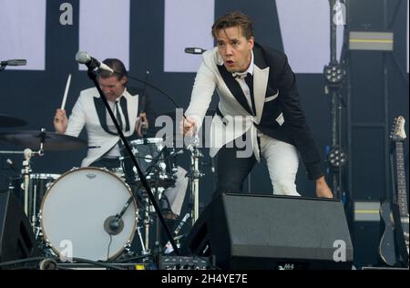 USAGE ÉDITORIAL SEULEMENT par Amlqvist des ruches se produit pendant le spectacle Queens of the Stone Age and Friends à Finsbury Park le 30 juin 2018 à Londres, en Angleterre.Date de la photo: Samedi 30 juin 2018.Crédit photo : Katja Ogrin/ EMPICS Entertainment. Banque D'Images