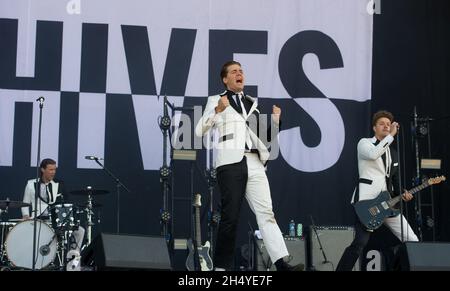 USAGE ÉDITORIAL SEULEMENT par Amlqvist des ruches se produit pendant le spectacle Queens of the Stone Age and Friends à Finsbury Park le 30 juin 2018 à Londres, en Angleterre.Date de la photo: Samedi 30 juin 2018.Crédit photo : Katja Ogrin/ EMPICS Entertainment. Banque D'Images
