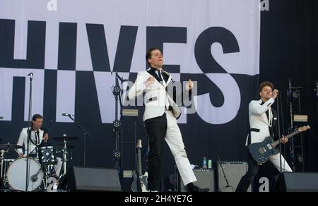 USAGE ÉDITORIAL SEULEMENT par Amlqvist des ruches se produit pendant le spectacle Queens of the Stone Age and Friends à Finsbury Park le 30 juin 2018 à Londres, en Angleterre.Date de la photo: Samedi 30 juin 2018.Crédit photo : Katja Ogrin/ EMPICS Entertainment. Banque D'Images