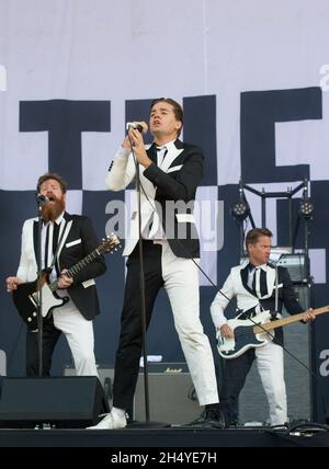 USAGE ÉDITORIAL SEULEMENT par Amlqvist des ruches se produit pendant le spectacle Queens of the Stone Age and Friends à Finsbury Park le 30 juin 2018 à Londres, en Angleterre.Date de la photo: Samedi 30 juin 2018.Crédit photo : Katja Ogrin/ EMPICS Entertainment. Banque D'Images