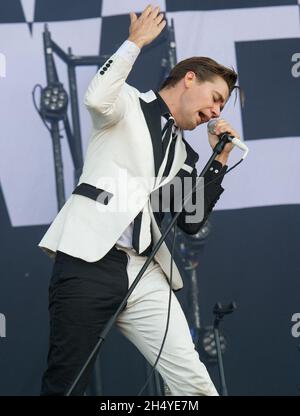 USAGE ÉDITORIAL SEULEMENT par Amlqvist des ruches se produit pendant le spectacle Queens of the Stone Age and Friends à Finsbury Park le 30 juin 2018 à Londres, en Angleterre.Date de la photo: Samedi 30 juin 2018.Crédit photo : Katja Ogrin/ EMPICS Entertainment. Banque D'Images