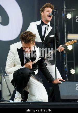 USAGE ÉDITORIAL SEULEMENT par Amlqvist des ruches se produit pendant le spectacle Queens of the Stone Age and Friends à Finsbury Park le 30 juin 2018 à Londres, en Angleterre.Date de la photo: Samedi 30 juin 2018.Crédit photo : Katja Ogrin/ EMPICS Entertainment. Banque D'Images