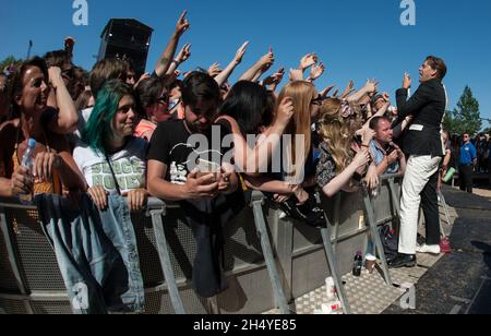 USAGE ÉDITORIAL SEULEMENT par Amlqvist des ruches se produit pendant le spectacle Queens of the Stone Age and Friends à Finsbury Park le 30 juin 2018 à Londres, en Angleterre.Date de la photo: Samedi 30 juin 2018.Crédit photo : Katja Ogrin/ EMPICS Entertainment. Banque D'Images
