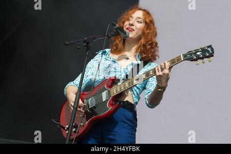 Les Regrettes ont lieu sur scène le deuxième jour du Leeds Festival à Bramham Park à Leeds, Royaume-Uni.Date de la photo: Samedi 25 août 2018.Crédit photo : Katja Ogrin/ EMPICS Entertainment. Banque D'Images