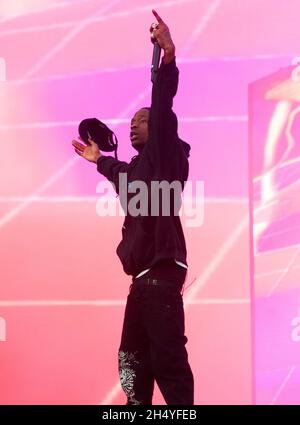 Travis Scott se produit sur scène le deuxième jour du Leeds Festival à Bramham Park à Leeds, Royaume-Uni.Date de la photo: Samedi 25 août 2018.Crédit photo : Katja Ogrin/ EMPICS Entertainment. Banque D'Images