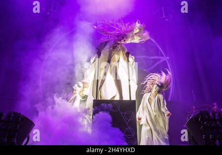 Maria Brink de en ce moment se produit sur scène le 25 novembre 2019 à Motorpoint Arena à Nottingham, Angleterre.Date de la photo: Lundi 25 novembre 2019.Crédit photo : Katja Ogrin/ EMPICS Entertainment. Banque D'Images