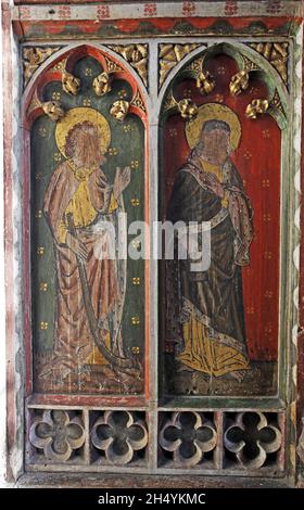 Écran de rood peint représentant Saint James le moins et Saint Philip, Église Saint-Pierre, Belaugh, Norfolk Banque D'Images