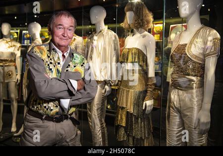 Owe Sandstrom, designer responsable des célèbres tenues de scène d'ABBA entre 1973 et 1981, photographié à Stockholm, Suède le 26 octobre 2021. Photo : Lotte Fernvall / Aftonbladet / TT code 2512 Banque D'Images