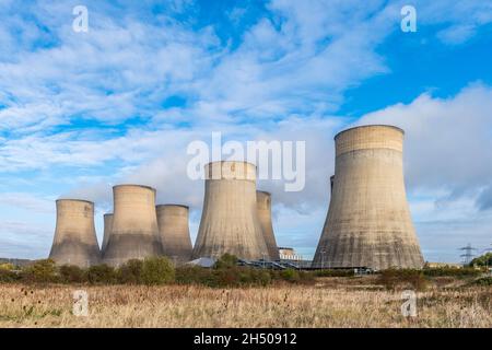 Ratcliffe sur Soar.Nottingham, Royaume-Uni.5 novembre 2021.La centrale électrique de Ratcliffe déversait aujourd'hui des tonnes d'émissions.Il arrive que le sommet de la COP26 se déroule à Glasgow, au Royaume-Uni, où la militante pour le climat Greta Thunberg a mené des milliers de jeunes dans une protestation appelant à des actions sur le changement climatique.Crédit : AG News/Alay Live News Banque D'Images