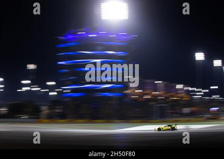 98 Dalla Lana Paul (CAN), Farfus Augusto (BRA), Gomes Marcos (BRA), Aston Martin Racing, Aston Martin Vantage AMR, action pendant les 8 heures de Bahreïn, 6ème manche du Championnat du monde d'endurance FIA 2021, FIA WEC, sur le circuit international de Bahreïn, du 4 au 6 novembre 2021 à Sakhir,Bahreïn - photo: Joao Filipe/DPPI/LiveMedia Banque D'Images