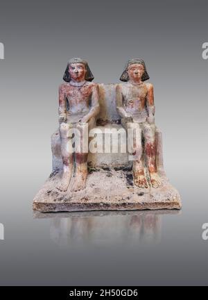 Statue égyptienne de couple, 2350-2200 av. J.-C., 6e dynastie, calcaire .Musée du Louvre inv A 43.Trouvé dans Itisen tombeau Giza Banque D'Images