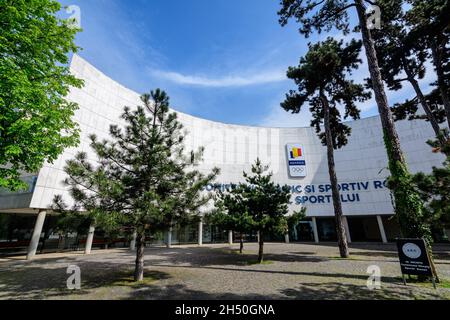 Bucarest, Roumanie, 30 avril 2021 : bâtiment principal du Comité olympique de Roumanie (Comitetul Olimpic Roman) et du Musée du sport (Muzeul Sportului) à Banque D'Images