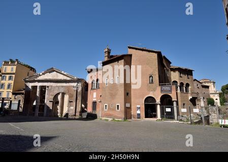 Portique d'Ottavia et Musée de la Shoah, ghetto juif, Rome, Italie Banque D'Images