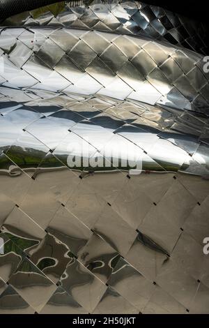 Détails de la façade de la Philharmonie de Paris, salle de concert de Paris au Parc la Villette, Paris, France Banque D'Images