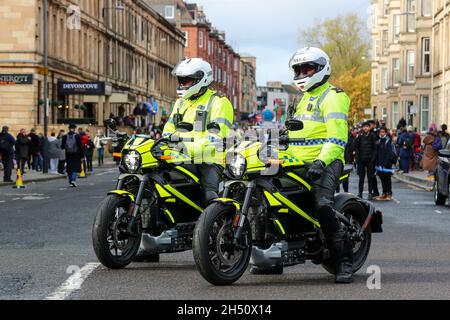 Glasgow, Royaume-Uni.5 novembre 2021.Des milliers d'activistes pro-climat ont manifesté à Glasgow en défilant plusieurs kilomètres à travers le centre-ville.Cette démonstartion a été organisée par 'vendredi pour l'avenir' et était l'une des plus grandes manifestations similaires prises lors de la conférence de la CdP 26 qui a eu lieu à Glasgow au cours de cette semaine Credit: Findlay/Alamy Live News Banque D'Images