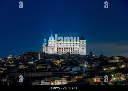 Vue de nuit de l'Alcazar de Toledo, Espagne Banque D'Images