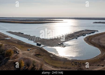 Ferme de reproduction de poissons d'esturgeon près d'Astrakhan.Vue de dessus..Photo de haute qualité Banque D'Images