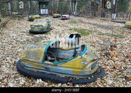 Encadrée Imprimer-autos tamponneuses à la centrale de Tchernobyl foraines Gothique photo