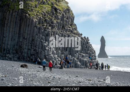 Paysage de grotte géante à Reynisfjara Black Sand Beach Vik Banque D'Images